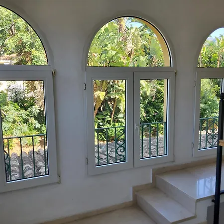 Villa Chalet En Marbella Marbella